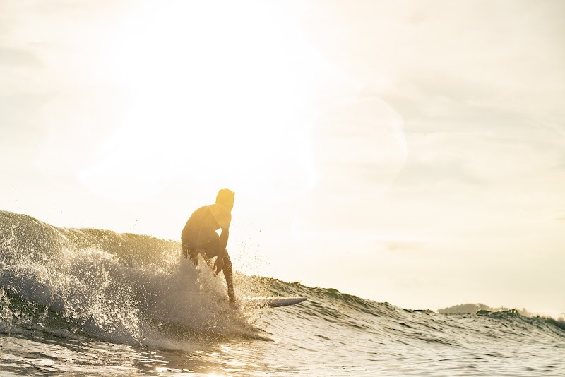 Damo Surf School & Surf Camp