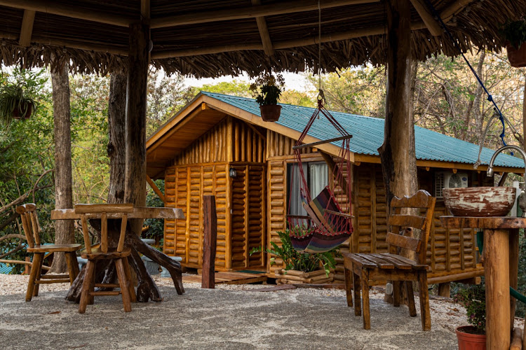 Eco-turismo Guayacanes