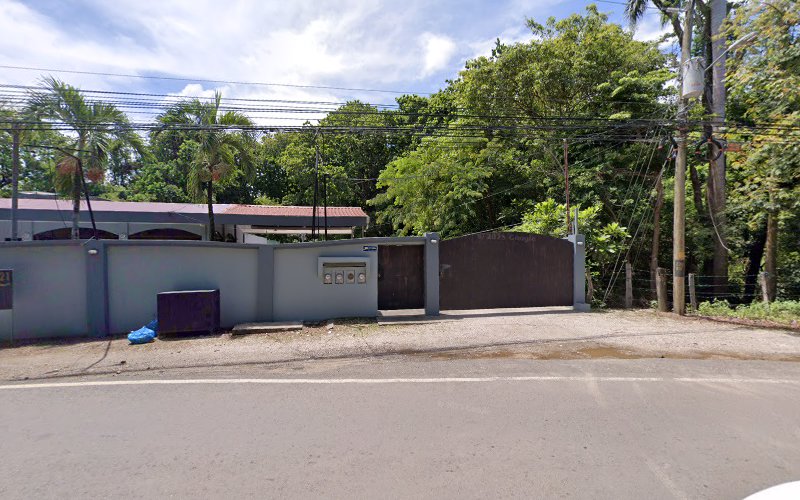 Nicely priced hotel room with 2 beds in Potrero with pool - TV and AC