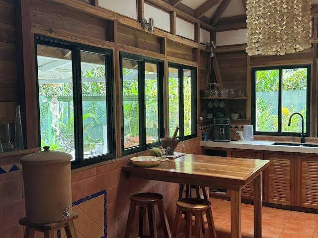 Casa Luminosa jungle villa