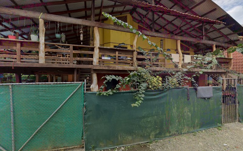 Crocodile Surf Camp and Beachfront Cabins