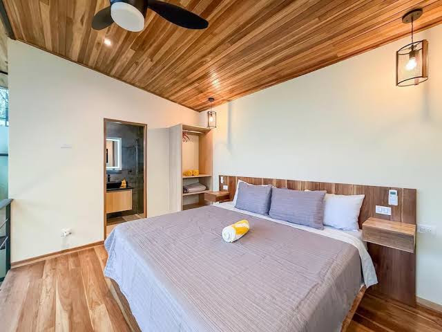 Estrellas 3 - Charming Cabin in Puerto Viejo with WiFi, Pool, AC & Ocean View!