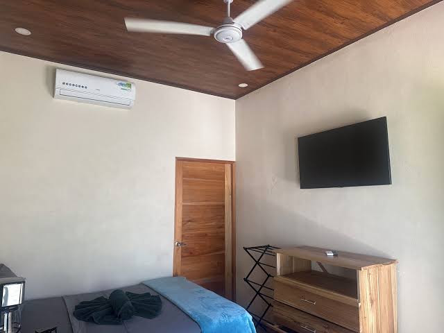 Room Down Town Puerto Viejo CA02