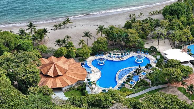 Club de Playa Punta Leona