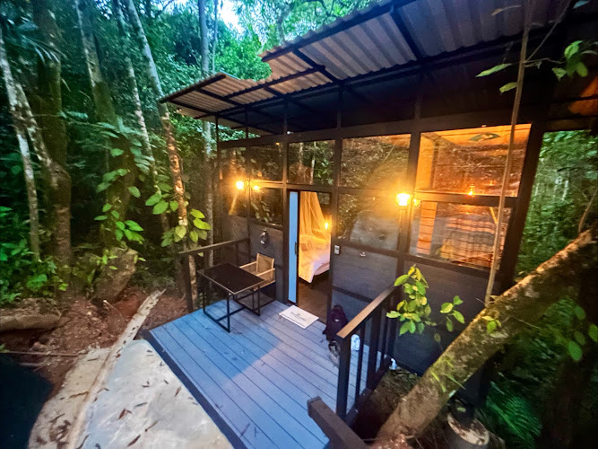 Paradise Lodge