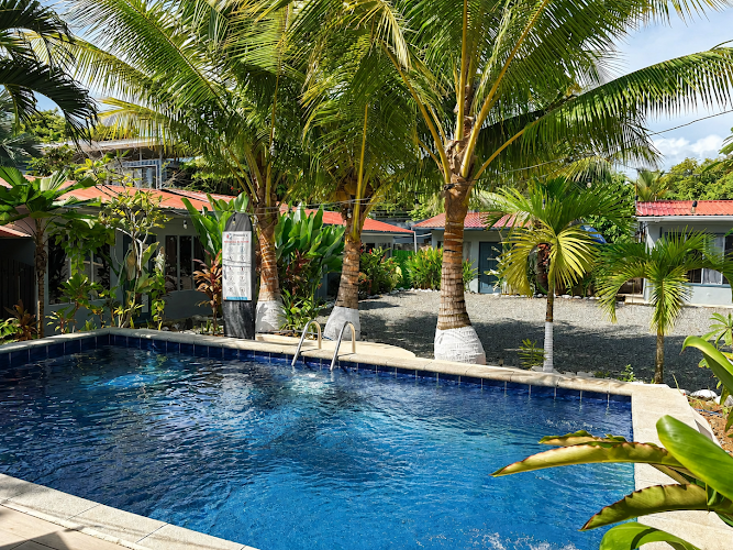 Rooms & Pool Macaws