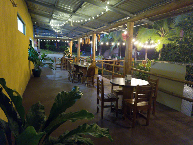 Cabinas y Restaurante Donde Cambute