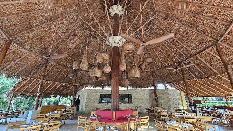 Caracola Pool & Beach Restaurant