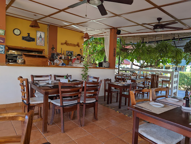 El Colibri Hotel & Steak House
