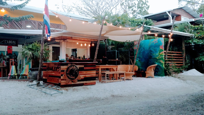 Howler's Beach Lounge