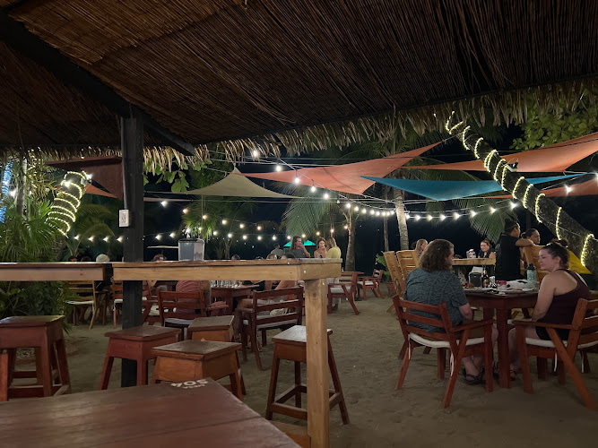 Las Olas Beach Bar & Rooms