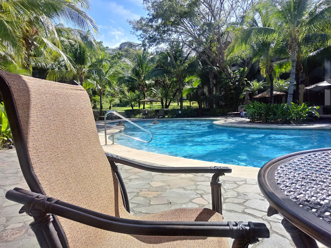 Poolside Bar & Grill