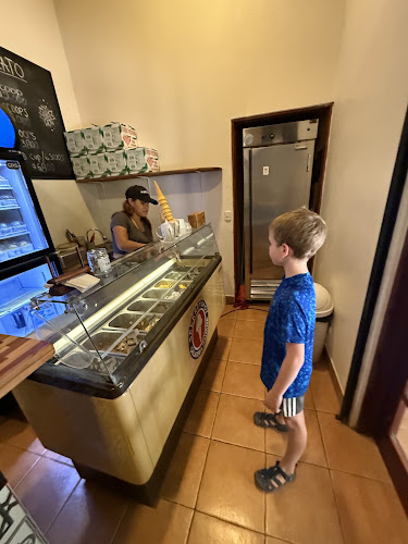 Seekret Spot Gelateria Guiones