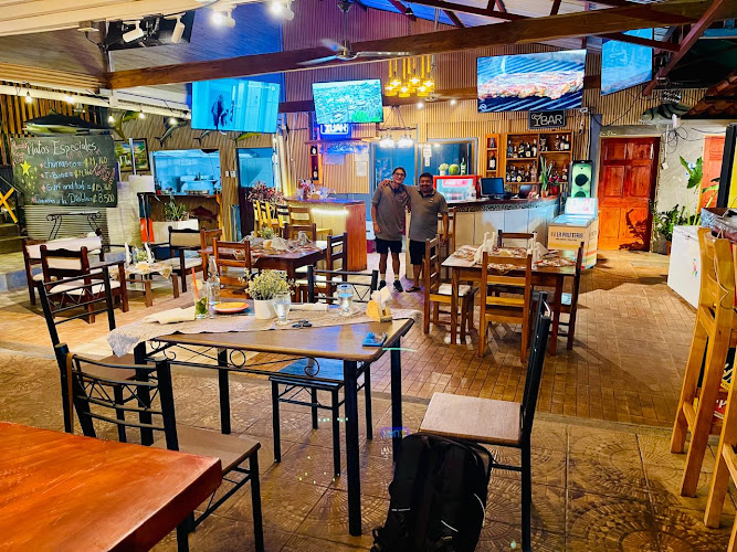 Tamarindo Seafood Pacific Center Restaurant (Pupy's Restaurant)