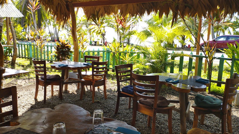 Colores Restaurant and Beach Lounge
