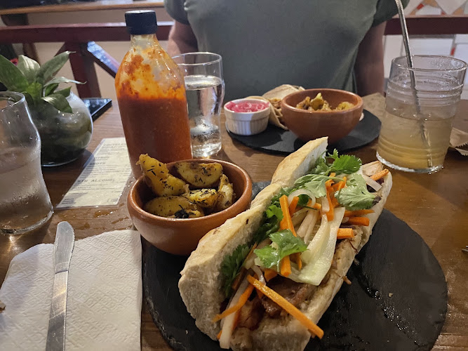 Tierra y Libertad Cantina