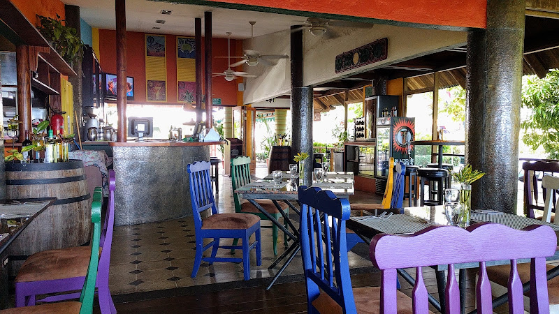 Claro Que Si Seafood Grill & Wine Bar