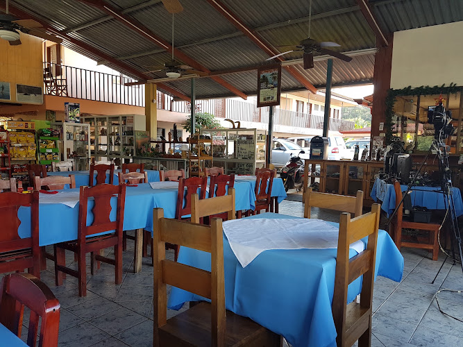Donde Jorge Bar, Restaurante y embarcadero