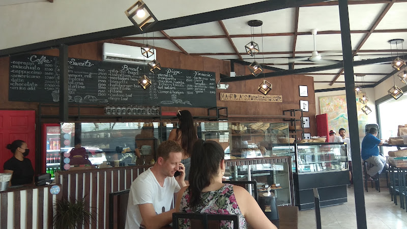Mafra's Panaderia Pasteleria y Cafė