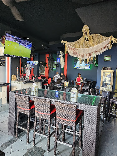 Oz Hotel and Sport Bar