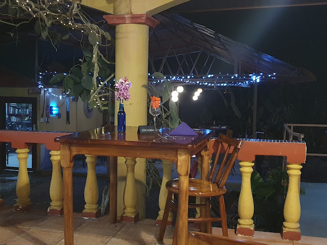 Papugami Euro Bistro & Tiki Bar