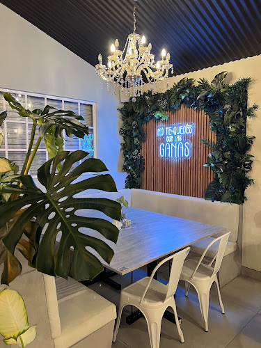 Pastelería y Cafetería La Panera