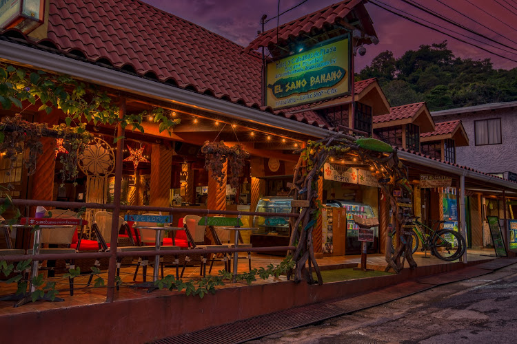 Sano Banano Beachside Hotel