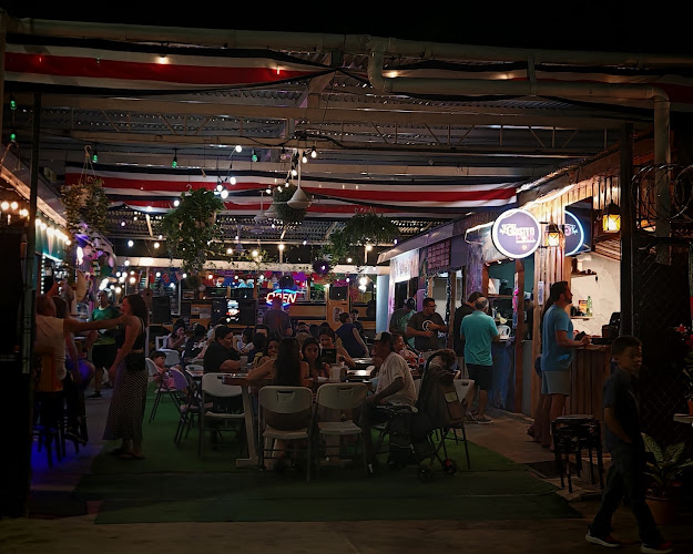 Street Food Plaza Quepos
