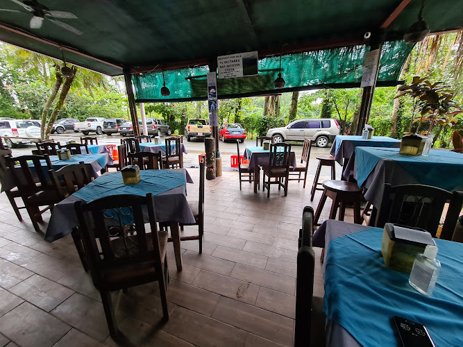 Tiki Bar y Restarante