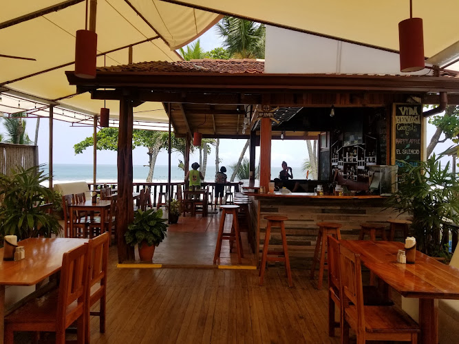 Vida Hermosa Bar and Restaurant